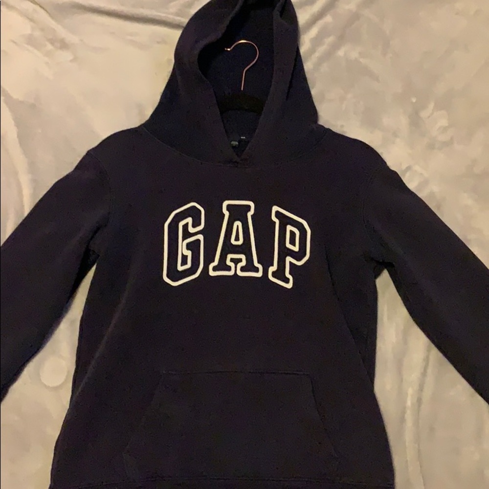 A GAP purple pull over sweatshirt